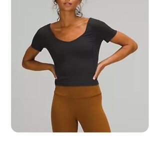Lululemon Align T Shirt in black size 8